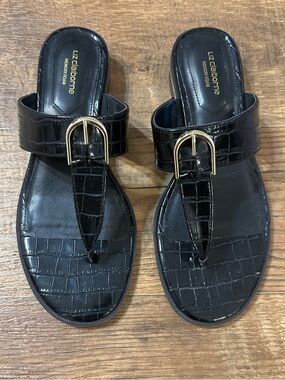 Liz Claiborne Black Croc-Embossed Thong Sandals with Gold Buckles